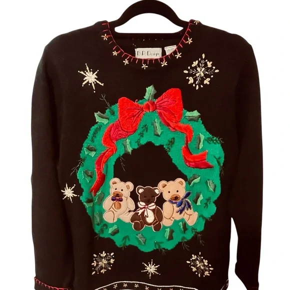 Festive Black Sweater with Teddy Bear Wreath Design Excellent Condition Size M - Picture 2 of 9
